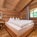 - 24 Direkt An Der Piste Mit Outdoor Sauna * Bad Kleinkirchheim