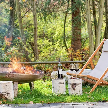- 24 Neben Therme Und Wandergebiet *